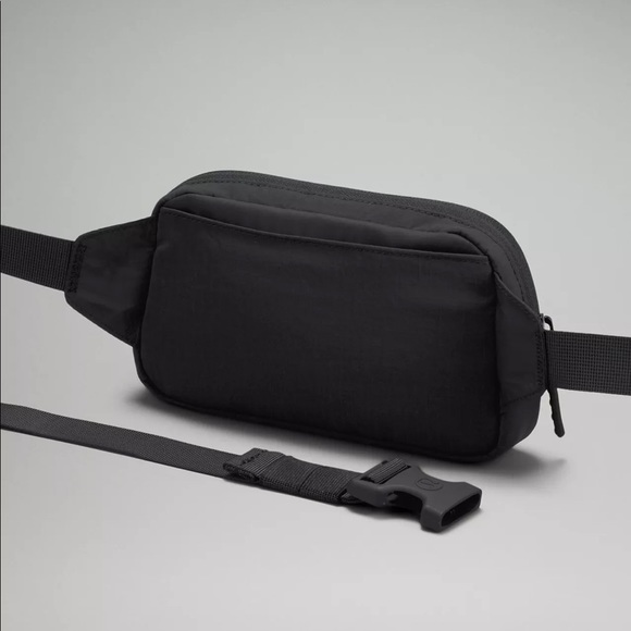 Lululemon Mini Belt Bag - Picture 5 of 7